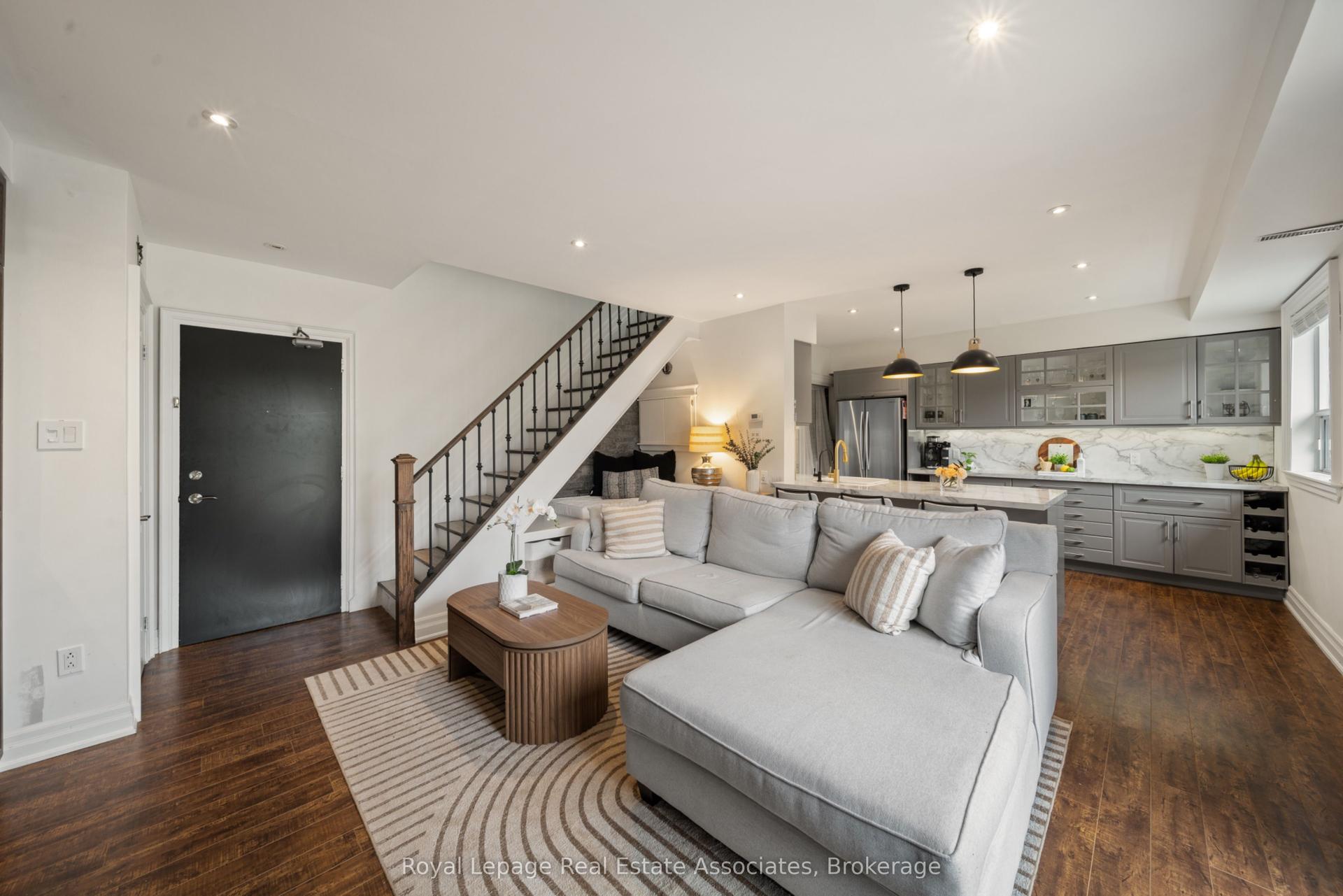 469 Claridge Road 4 #4 — photo 1