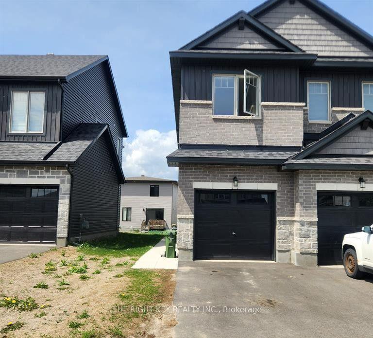 32 Dun Skipper Drive, Blossom Park - Airport and Area — Detached for lease, photo 1