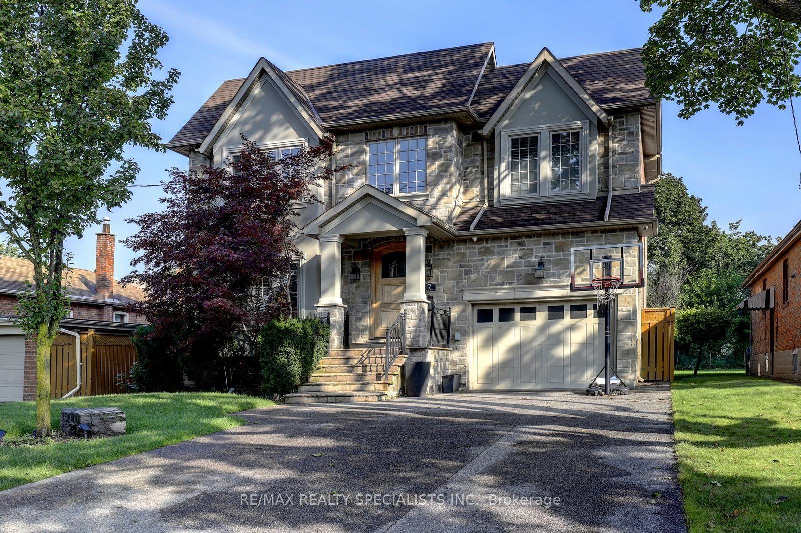 7 Fairlin Drive, Toronto — Detached for lease, photo 1