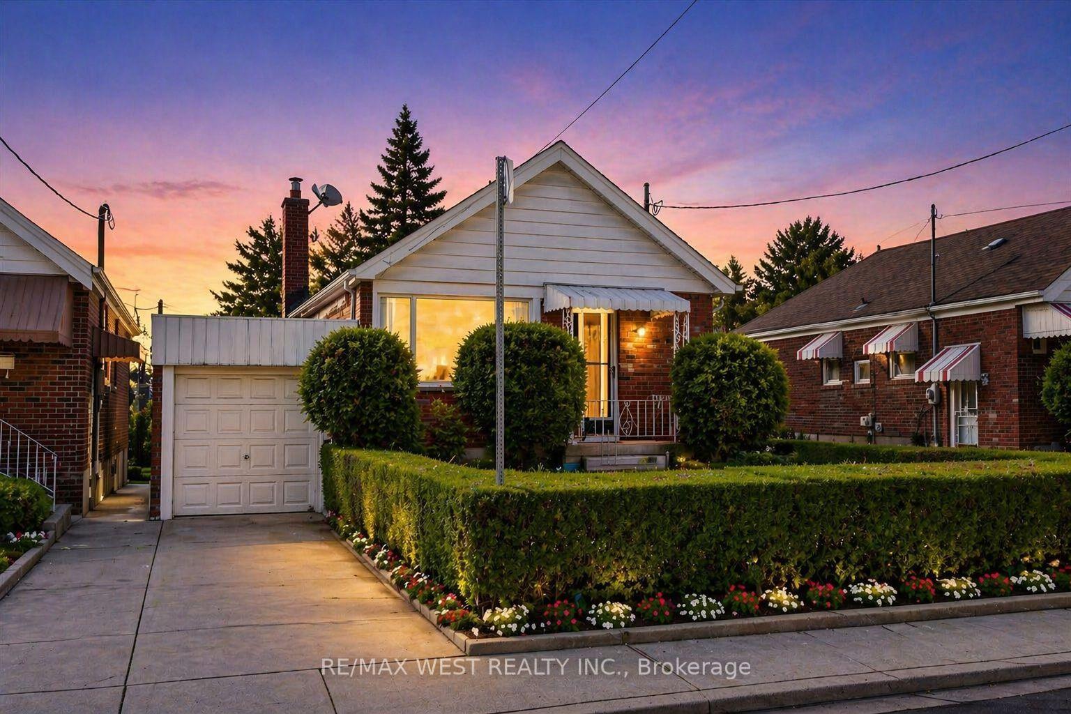 5 Dieppe Road S, Toronto — Detached for sale, photo 1