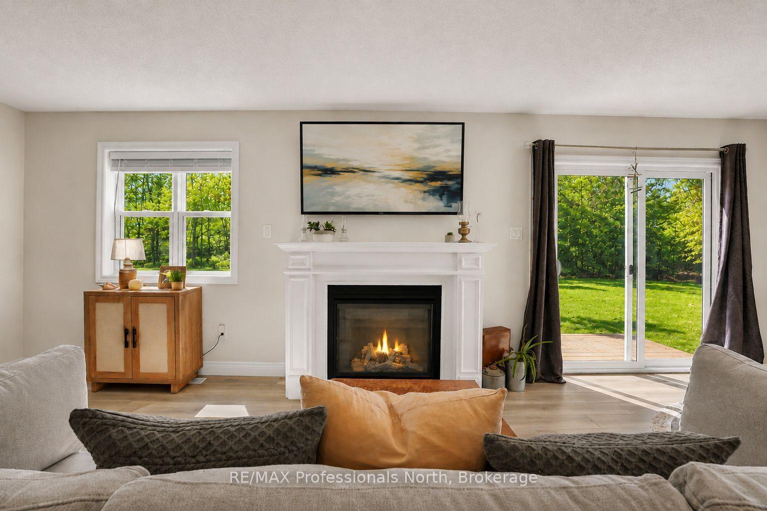 33 Whitehorn Park Road W, Bracebridge — Detached for sale, photo 1