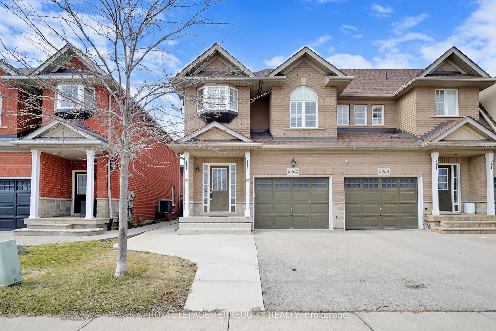 2062 Redstone Crescent — photo 1