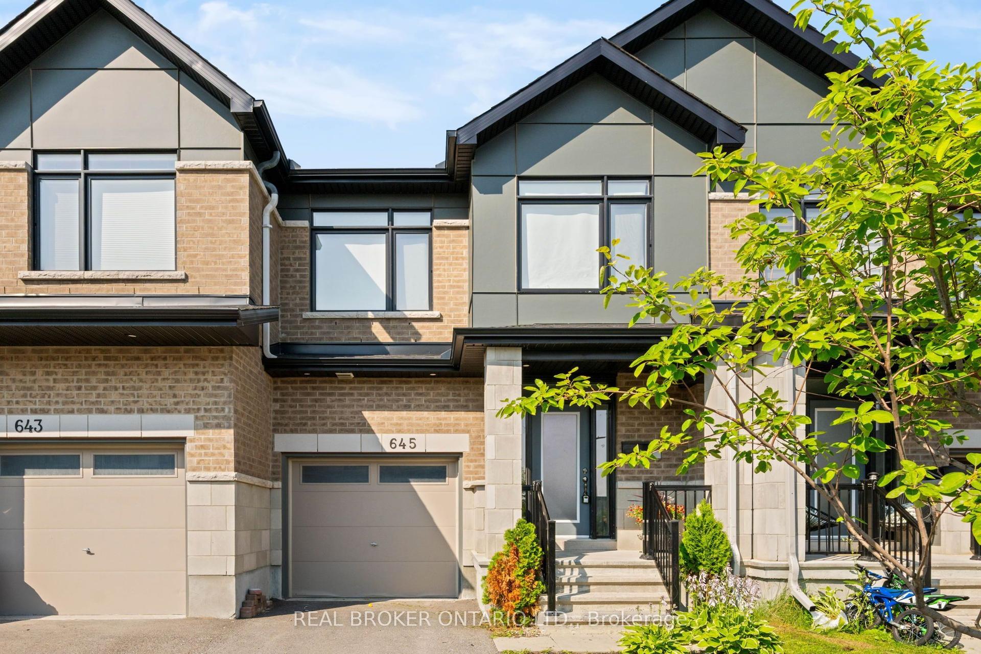 645 Rathburn Lane, Leitrim — Townhouse for sale, photo 1