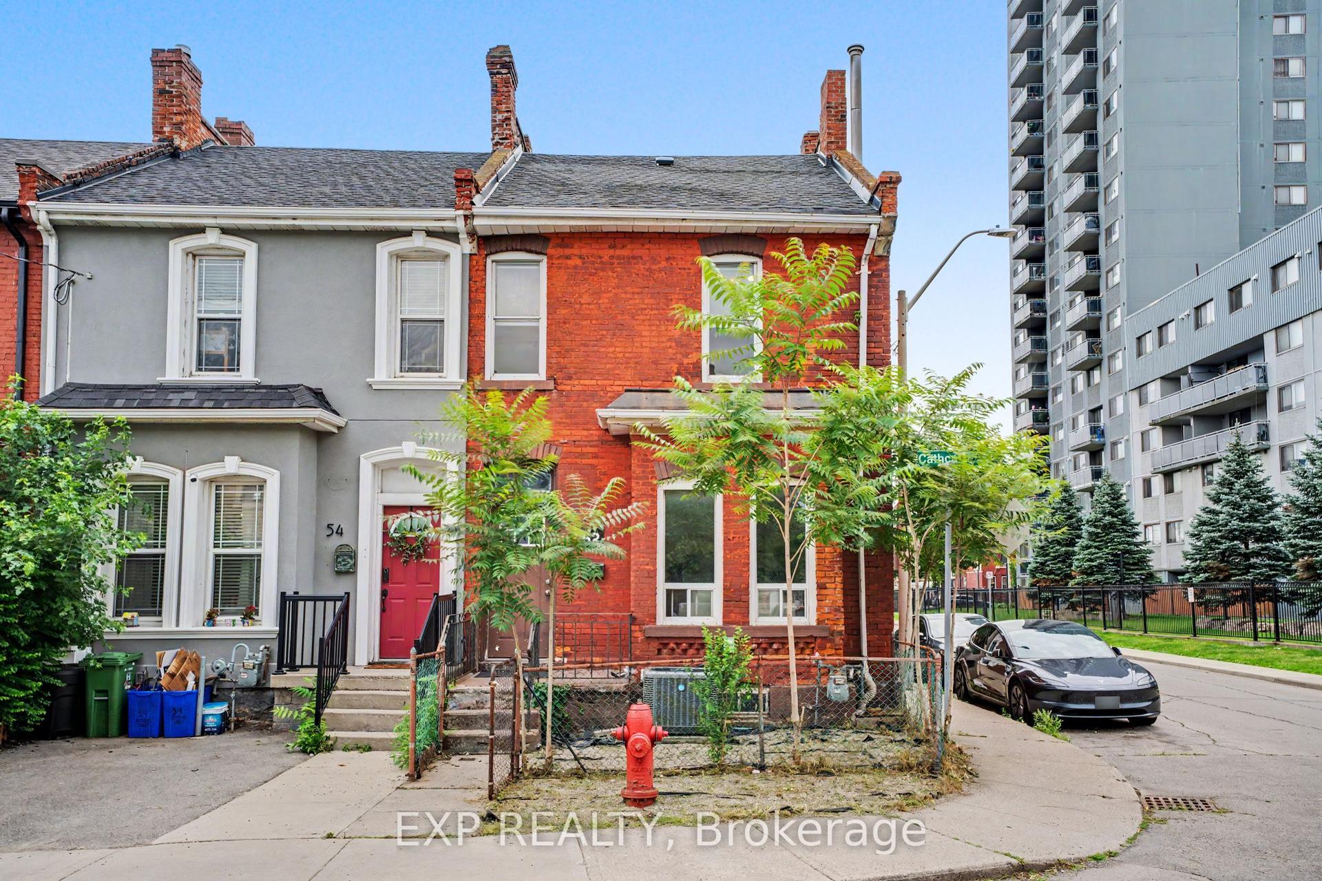 52 Cathcart Street, Hamilton — Townhouse for sale, photo 1