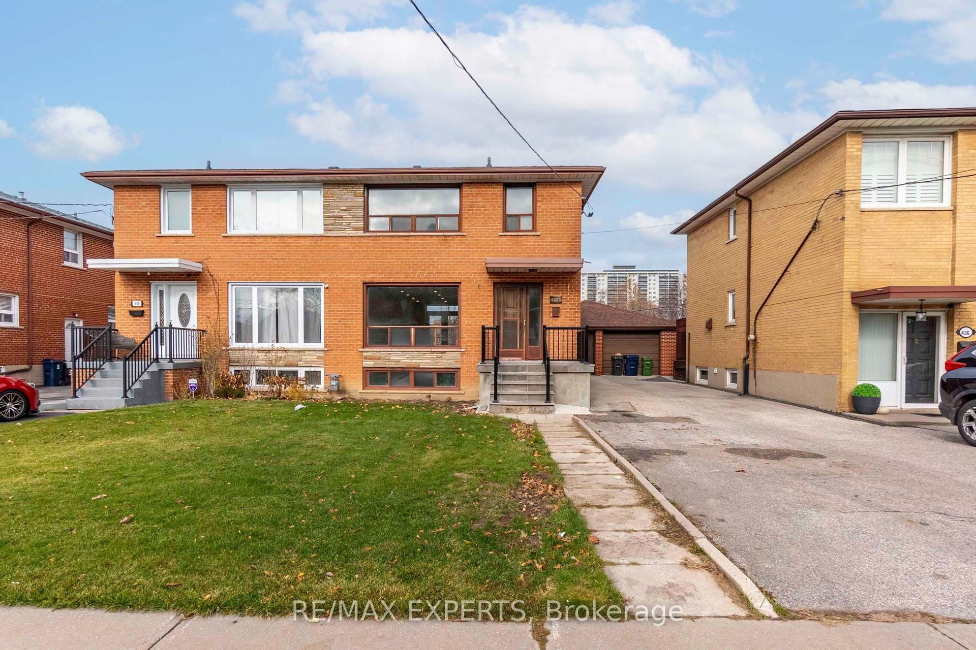 438 Glen Park Avenue, Toronto — Semi-Detached for lease, photo 1