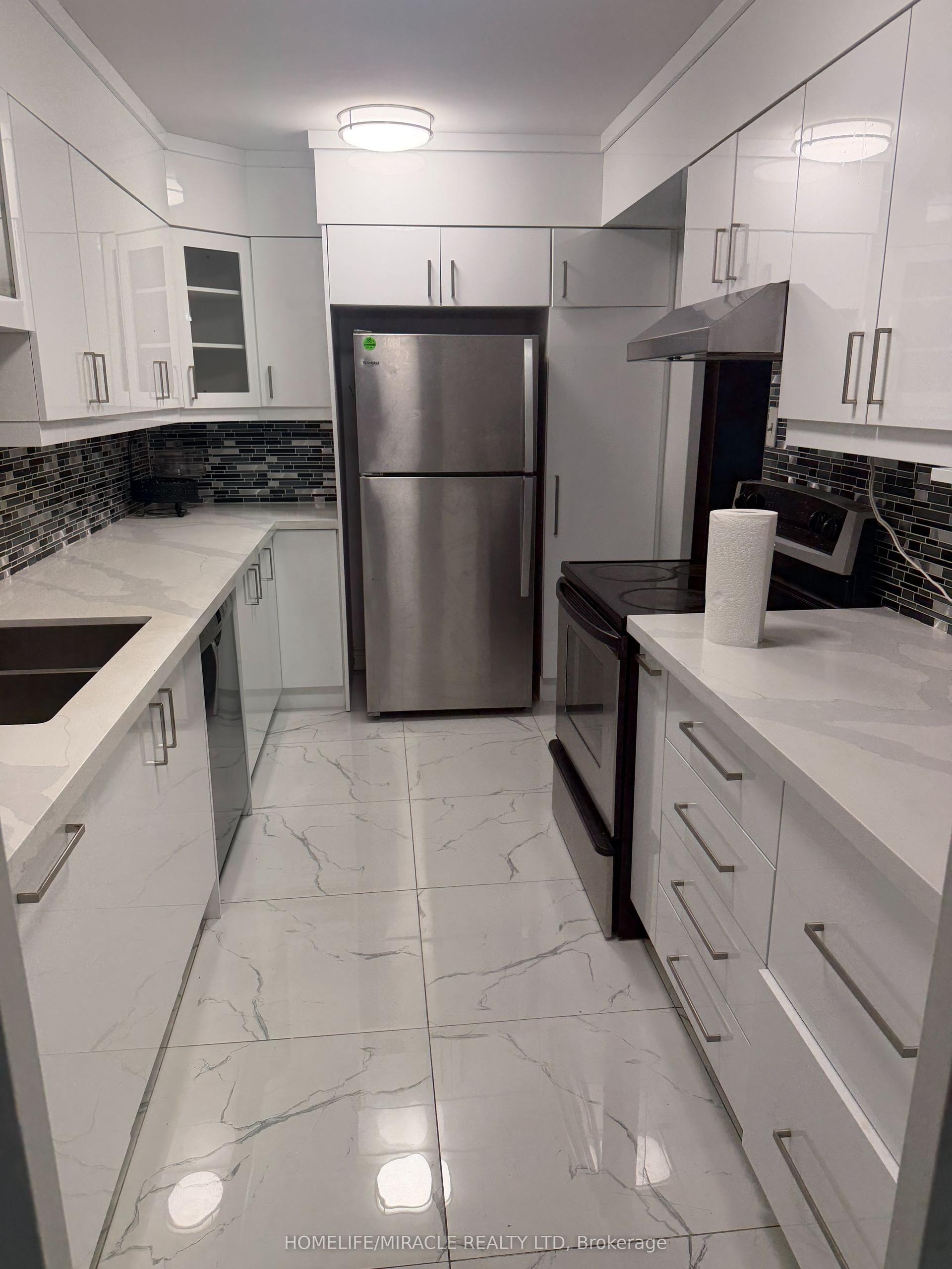 2835 Islington Avenue 411 #411, Toronto — Condo for lease, photo 1