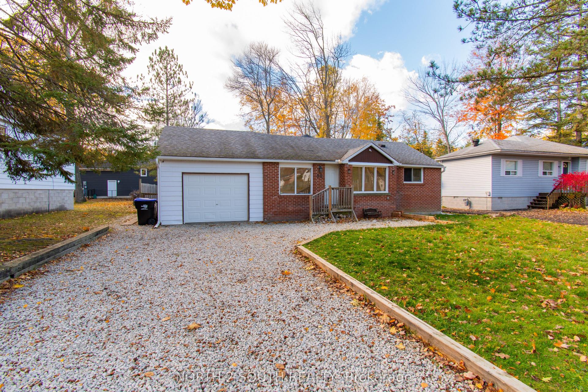 98 33rd Street N, Wasaga Beach — Detached for lease, photo 1