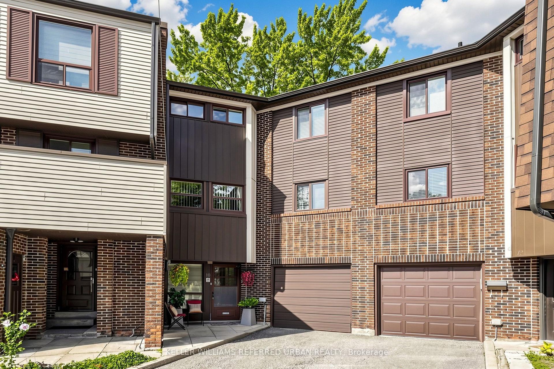 10 TURRET HILLWAY Way, Toronto — Condo Town for sale, photo 1