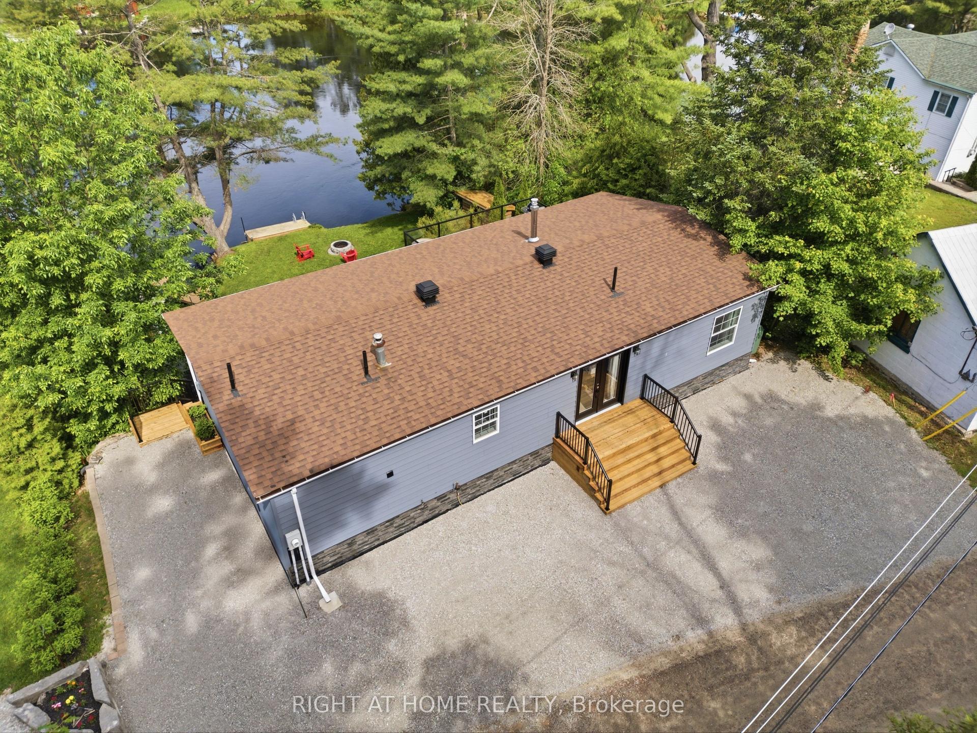 8168 Laidlaw Avenue — photo 1