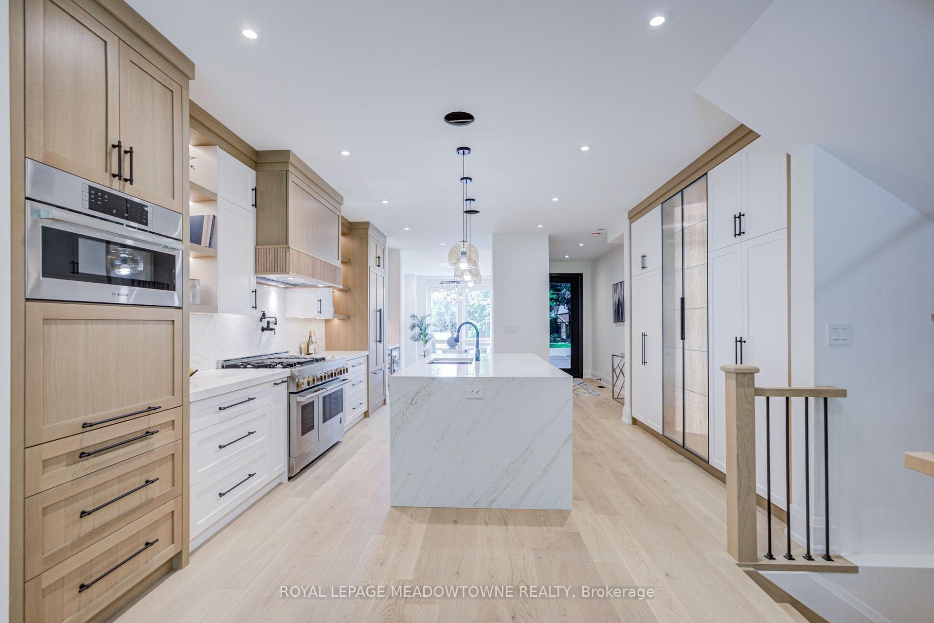 971 Filmandale Road, Burlington — Detached for sale, photo 1