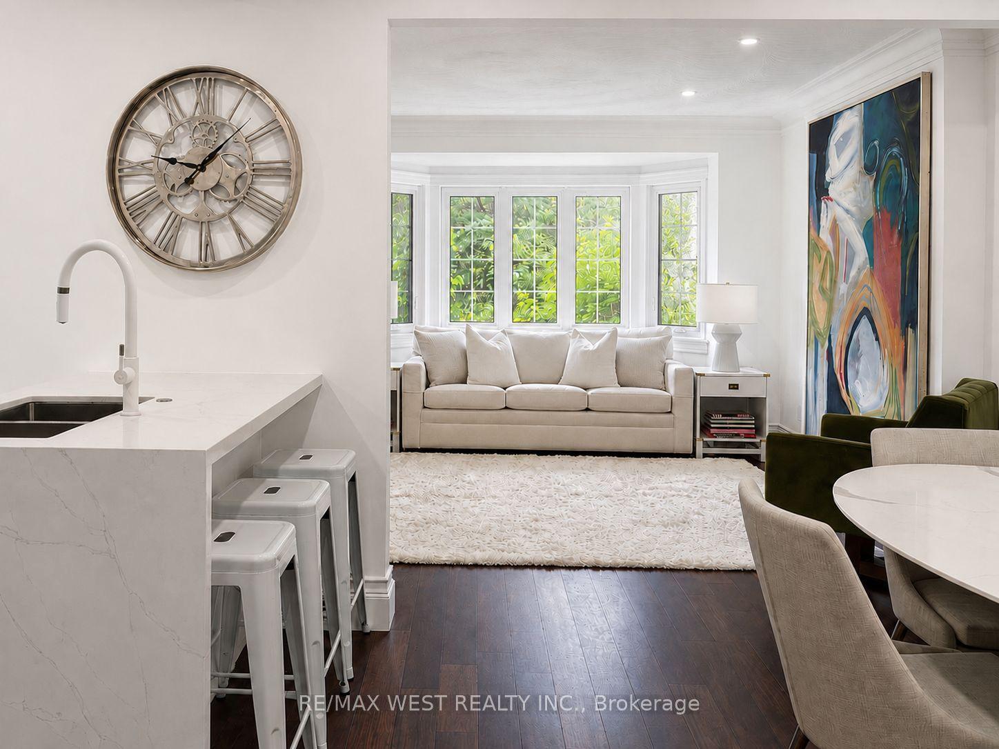 12 Brentwood Road S, Toronto — Detached for sale, photo 1