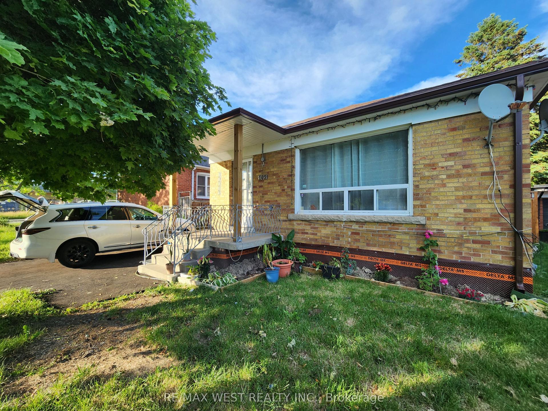 105 Crocus Drive Bsmt #Bsmt, Toronto — Detached for lease, photo 1