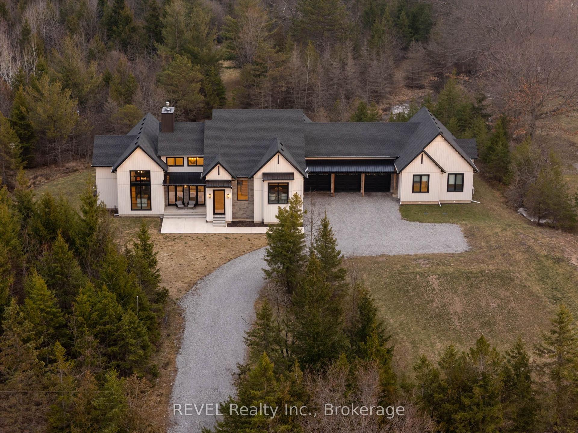 3901 White Road — photo 1