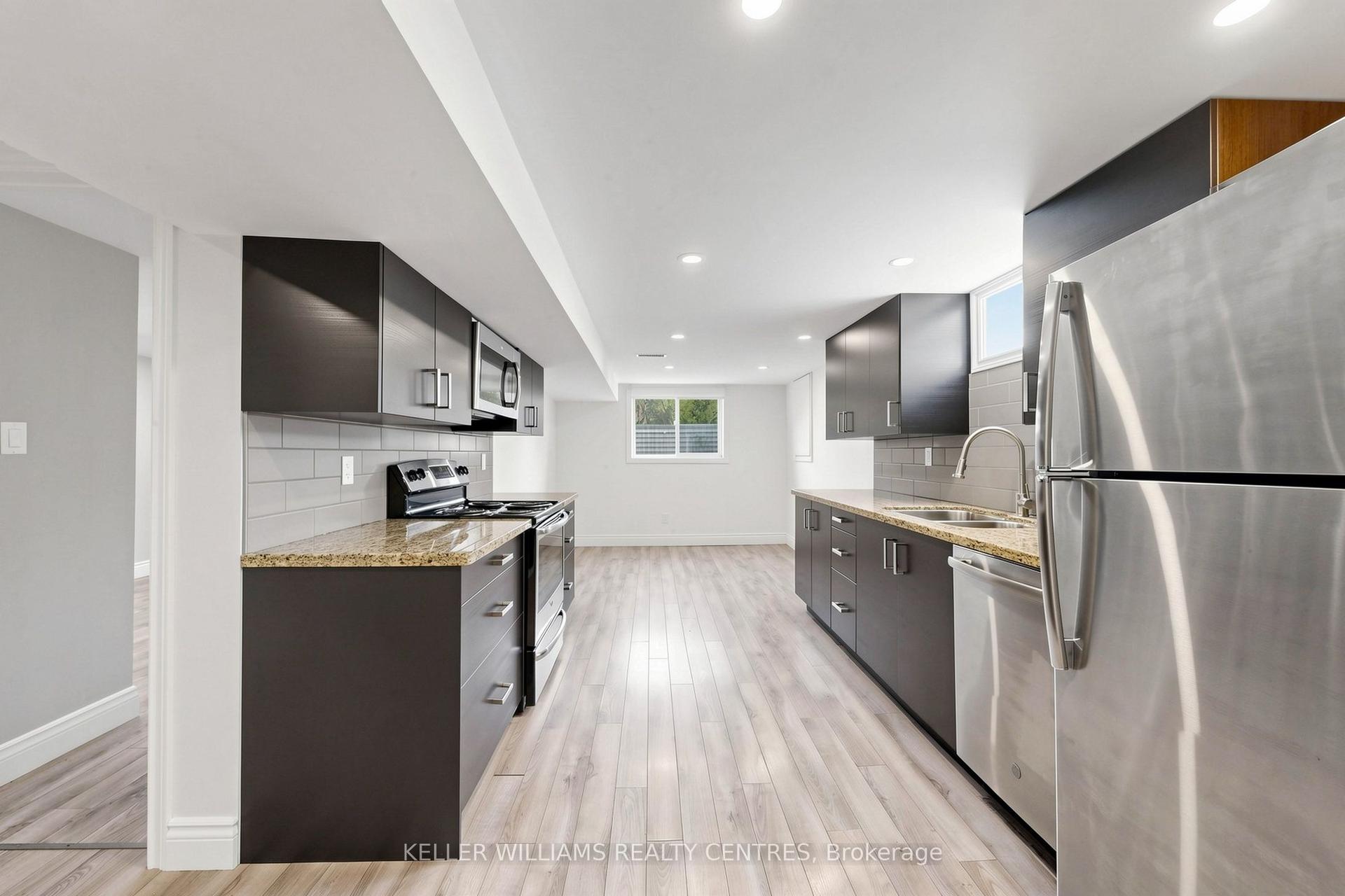 807 Greenfield Crescent Lower #Lower — photo 1