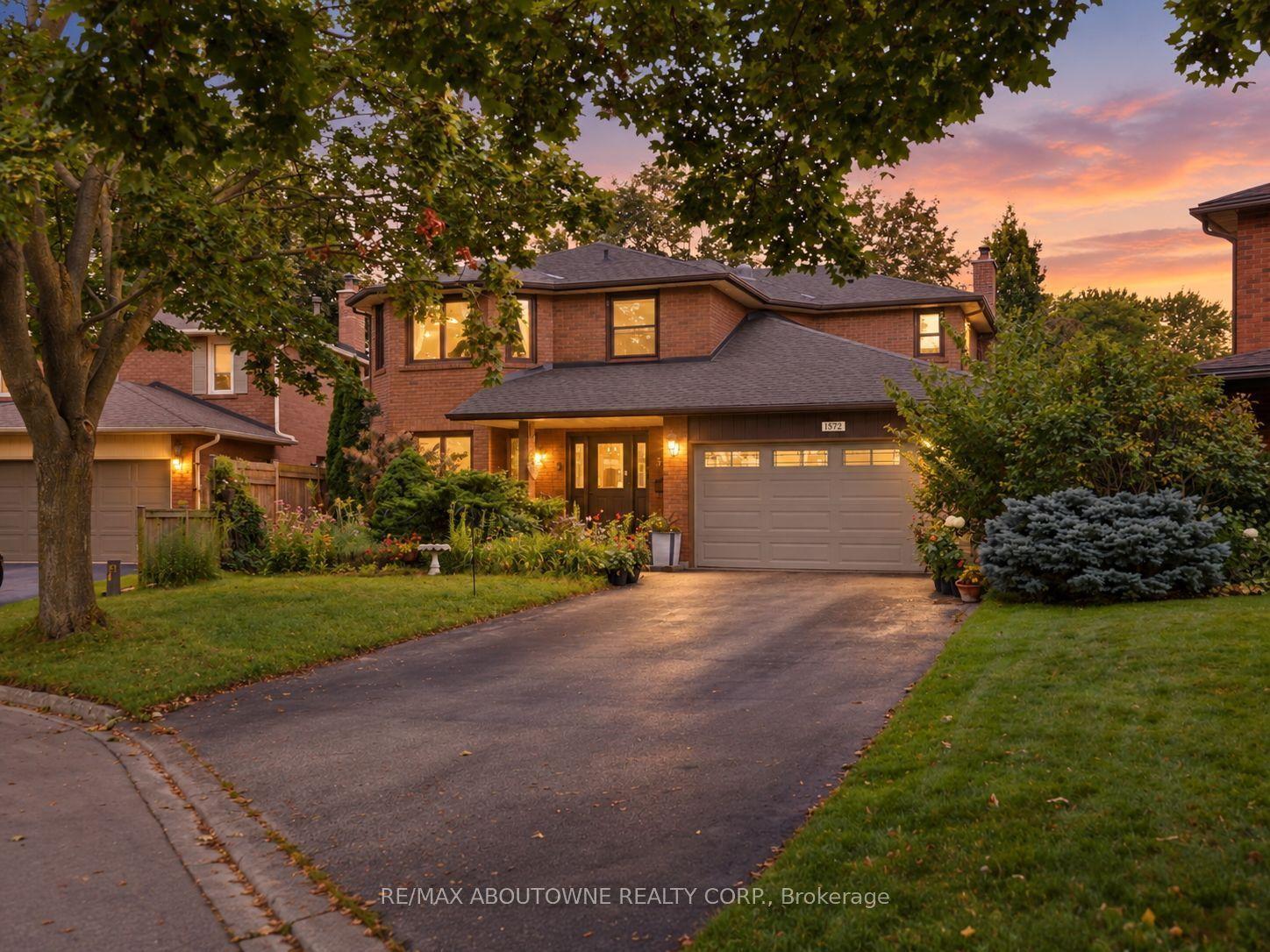 572 Harmony Avenue, Burlington — Detached for sale, photo 1