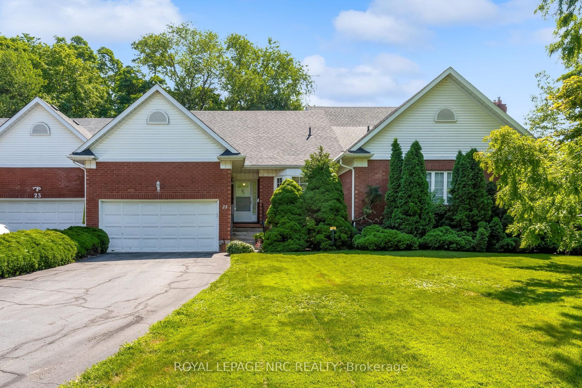 25 Milburn Drive, Pelham — Townhouse for sale, photo 1