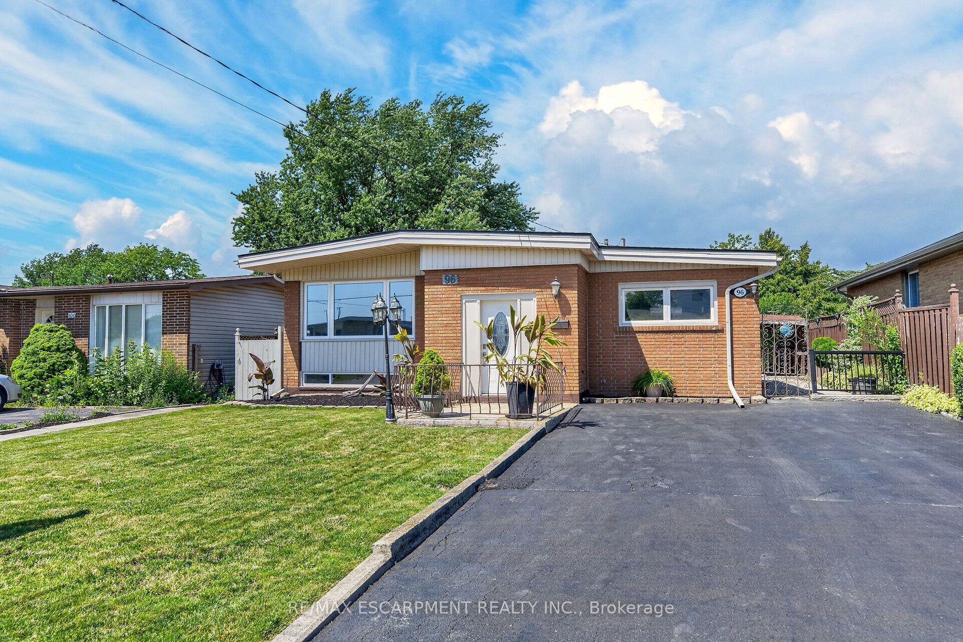 96 Fielding Crescent, Hamilton — Detached for sale, photo 1