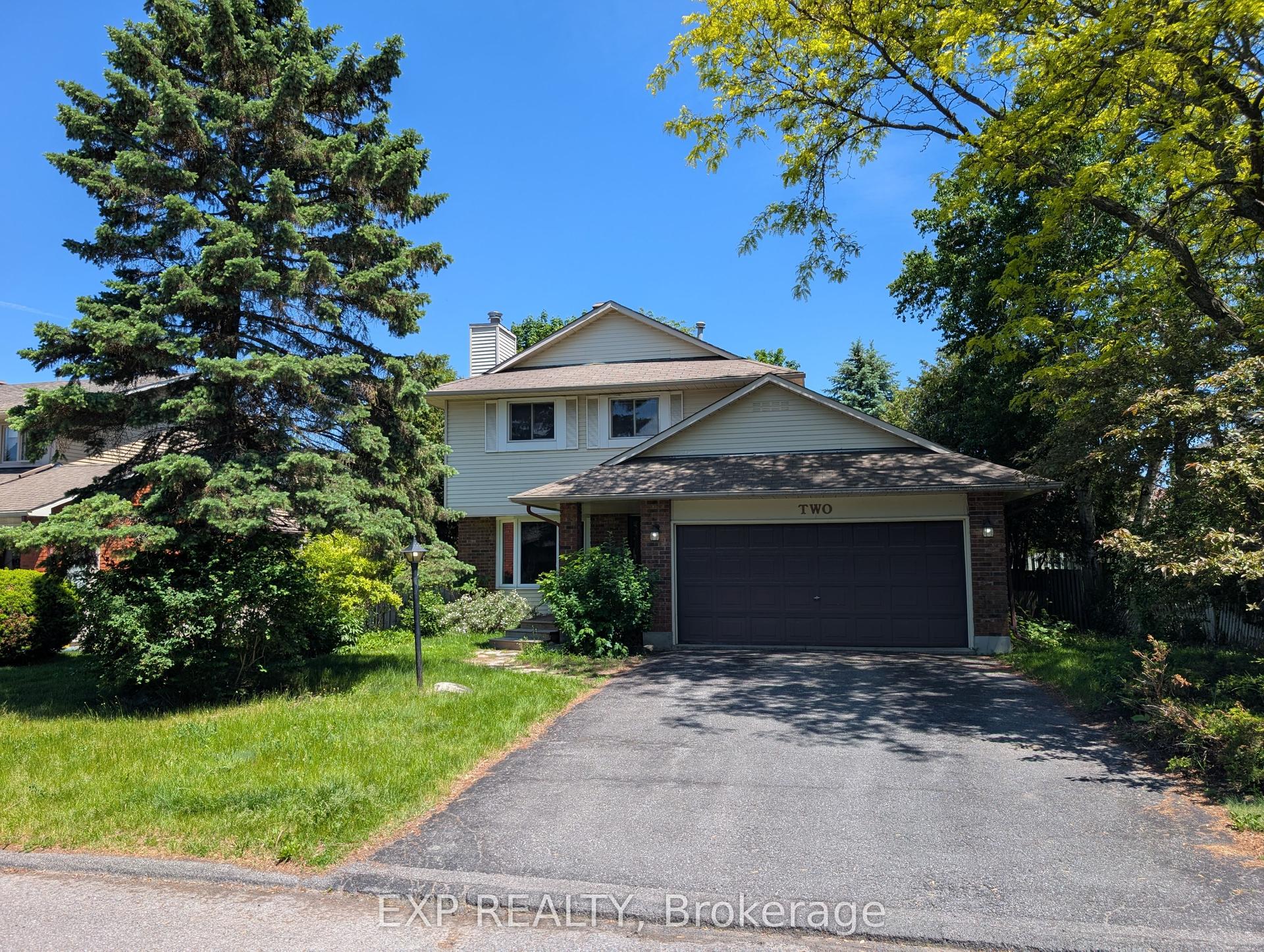 2 Thiessen Crescent — photo 1