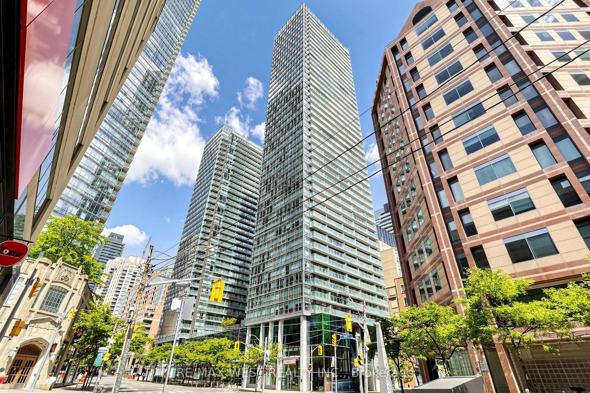38 Grenville Street 1203 #1203, Toronto — Condo for lease, photo 1