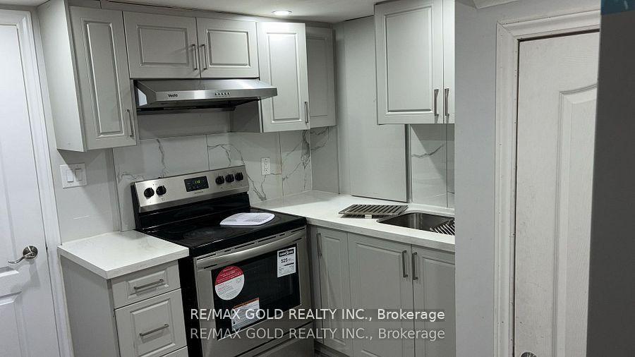 85 Humberstone Cres Bsmt N/A — photo 1