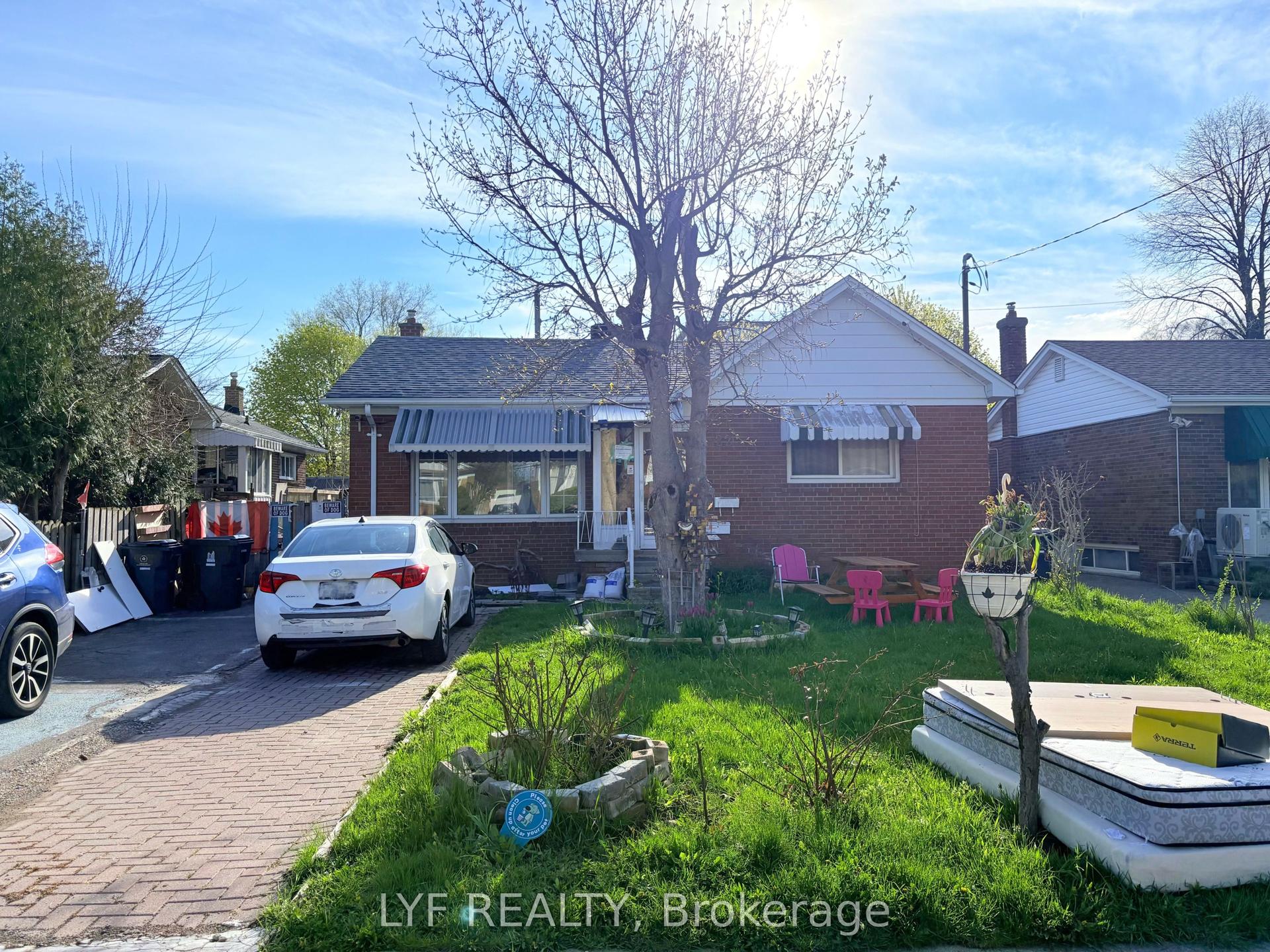 22 Ivordale Crescent BSMT RM 2 #BSMT RM 2 — photo 1
