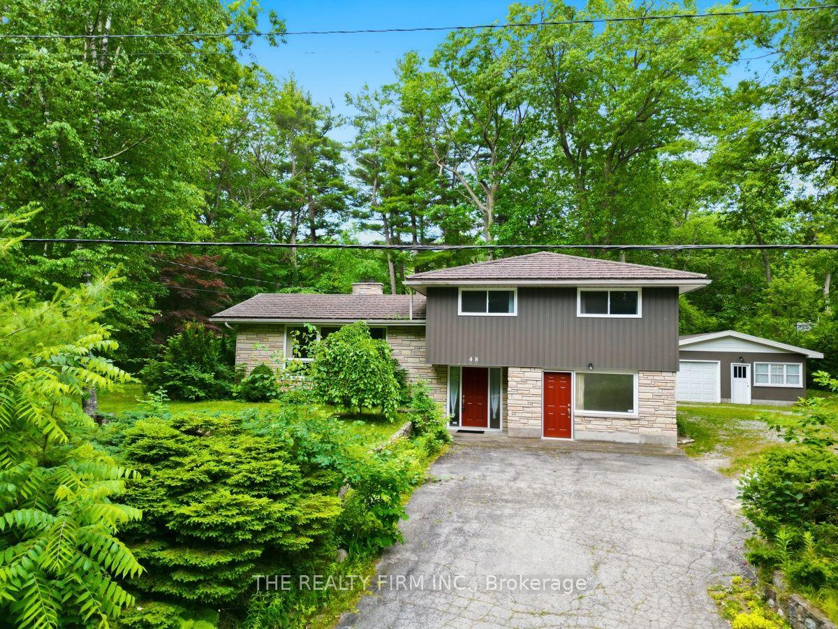48 Lake Road, Lambton Shores — Detached for sale, photo 1