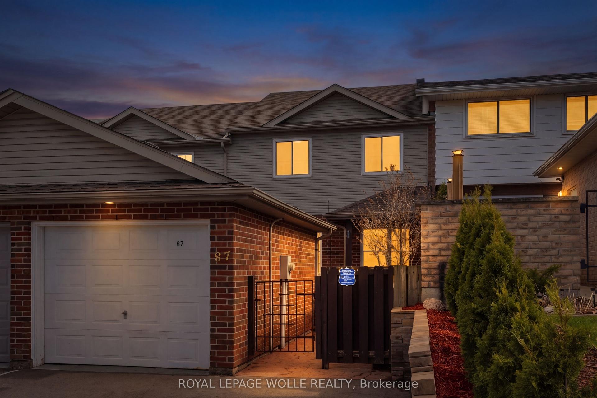 87 Ralgreen Crescent — photo 1