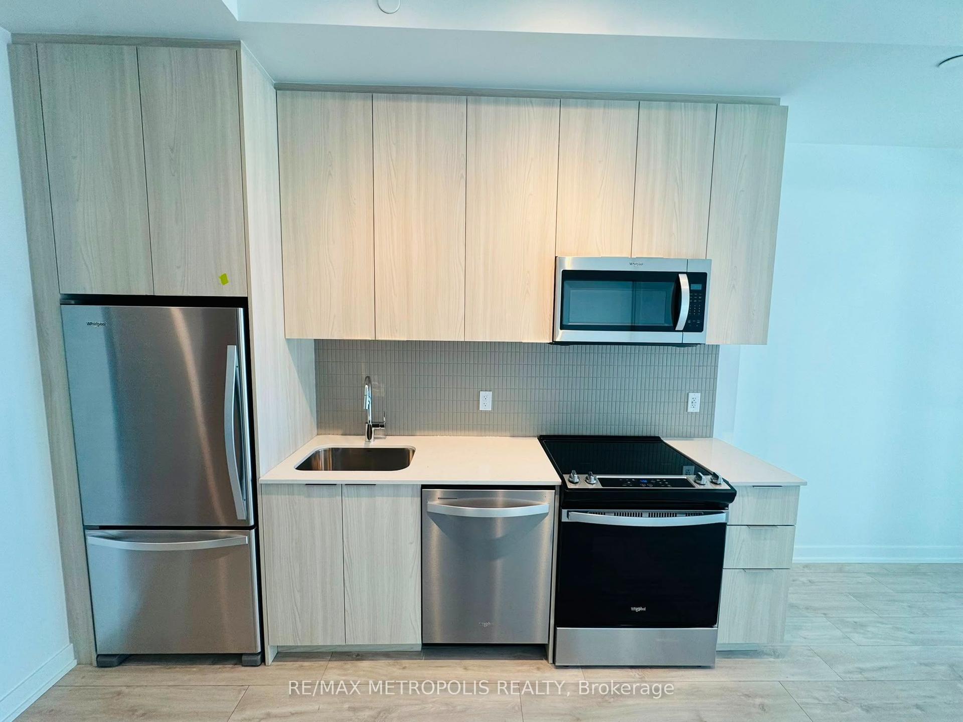 740 Whitlock Avenue 109 #109, Milton — Condo for lease, photo 1