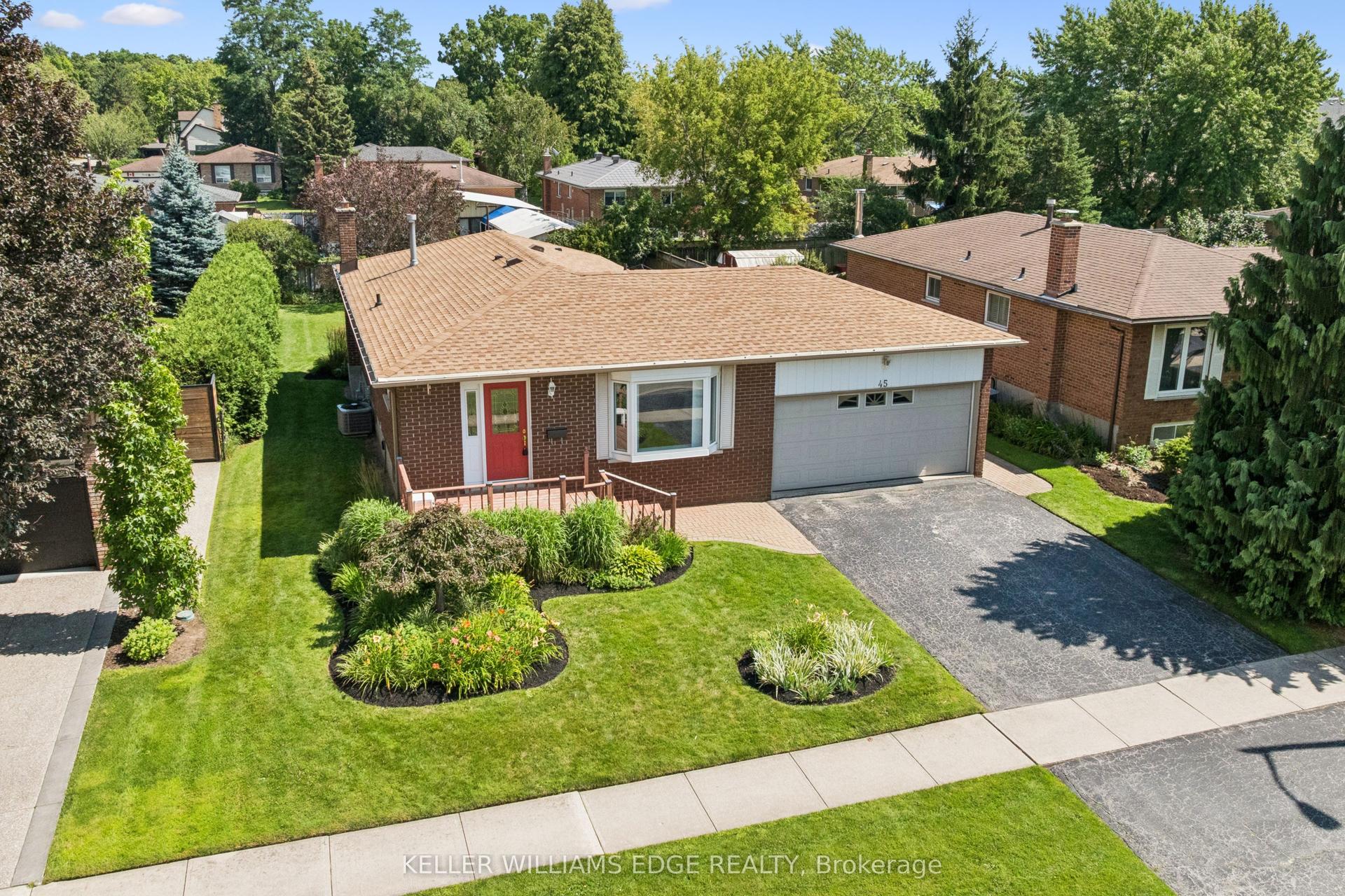 45 Milverton Close, Hamilton — Detached for sale, photo 1