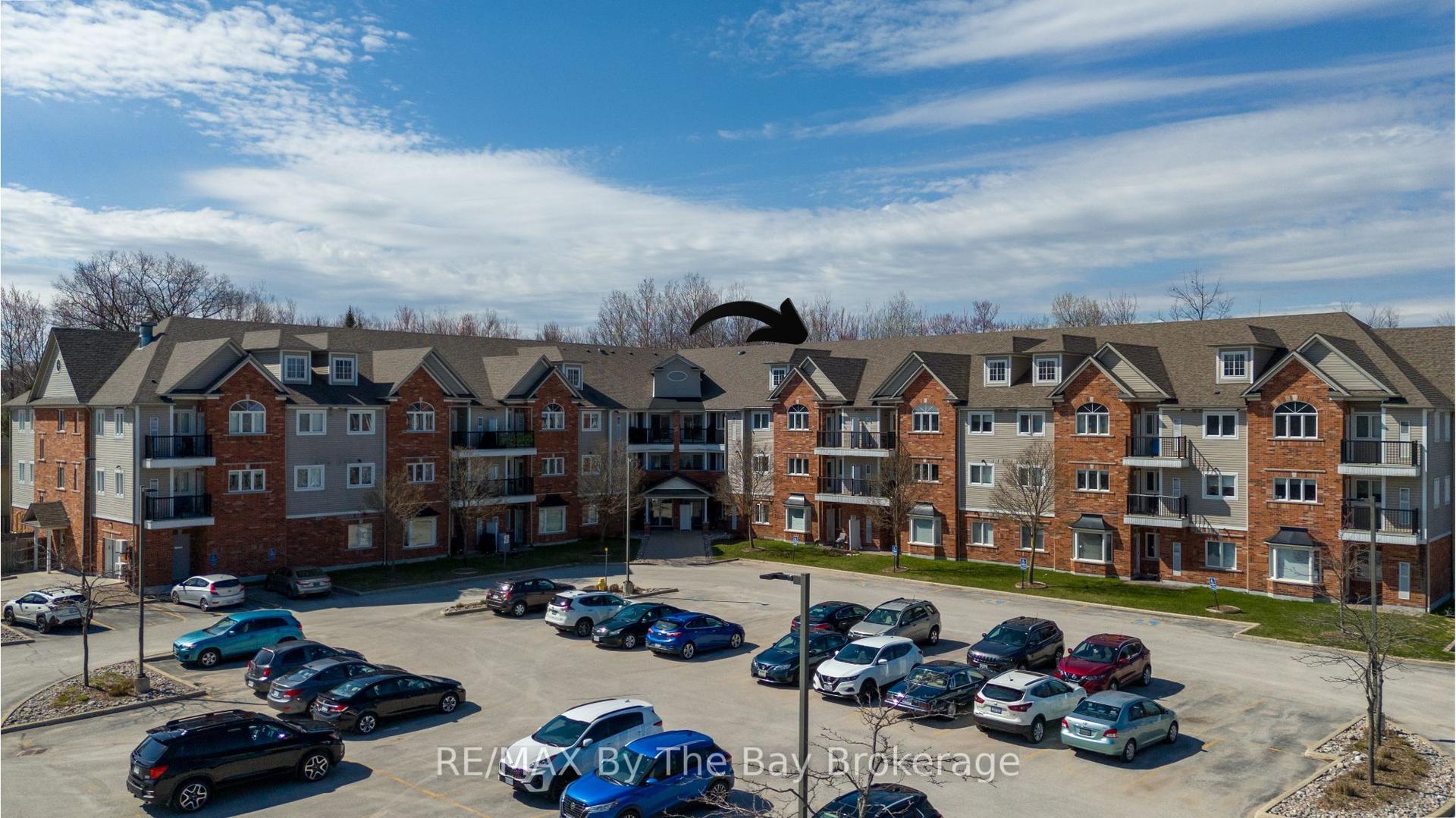 16 Westbury Road 311 #311, Wasaga Beach — Condo for sale, photo 1