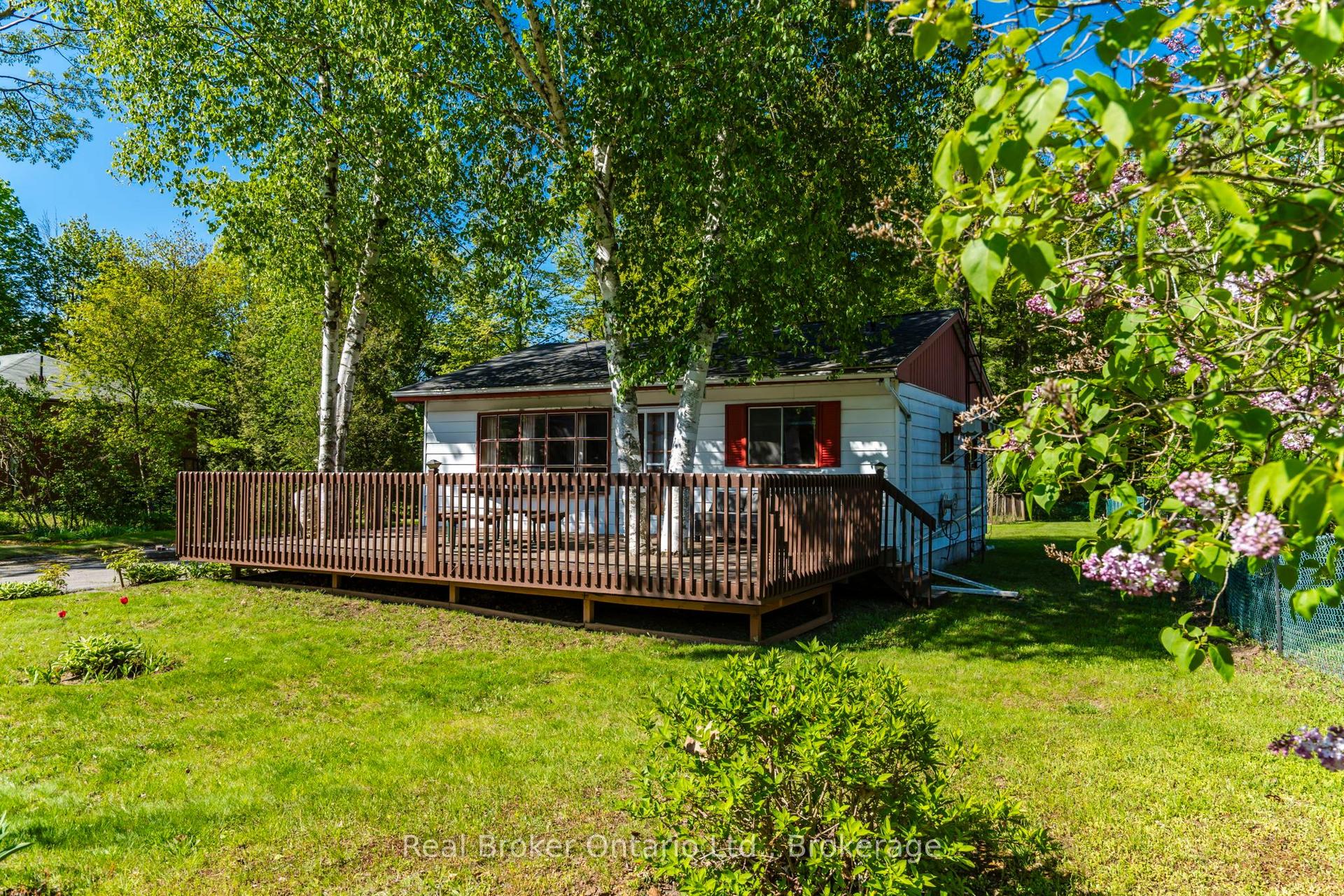 24 Poplar Drive — photo 1