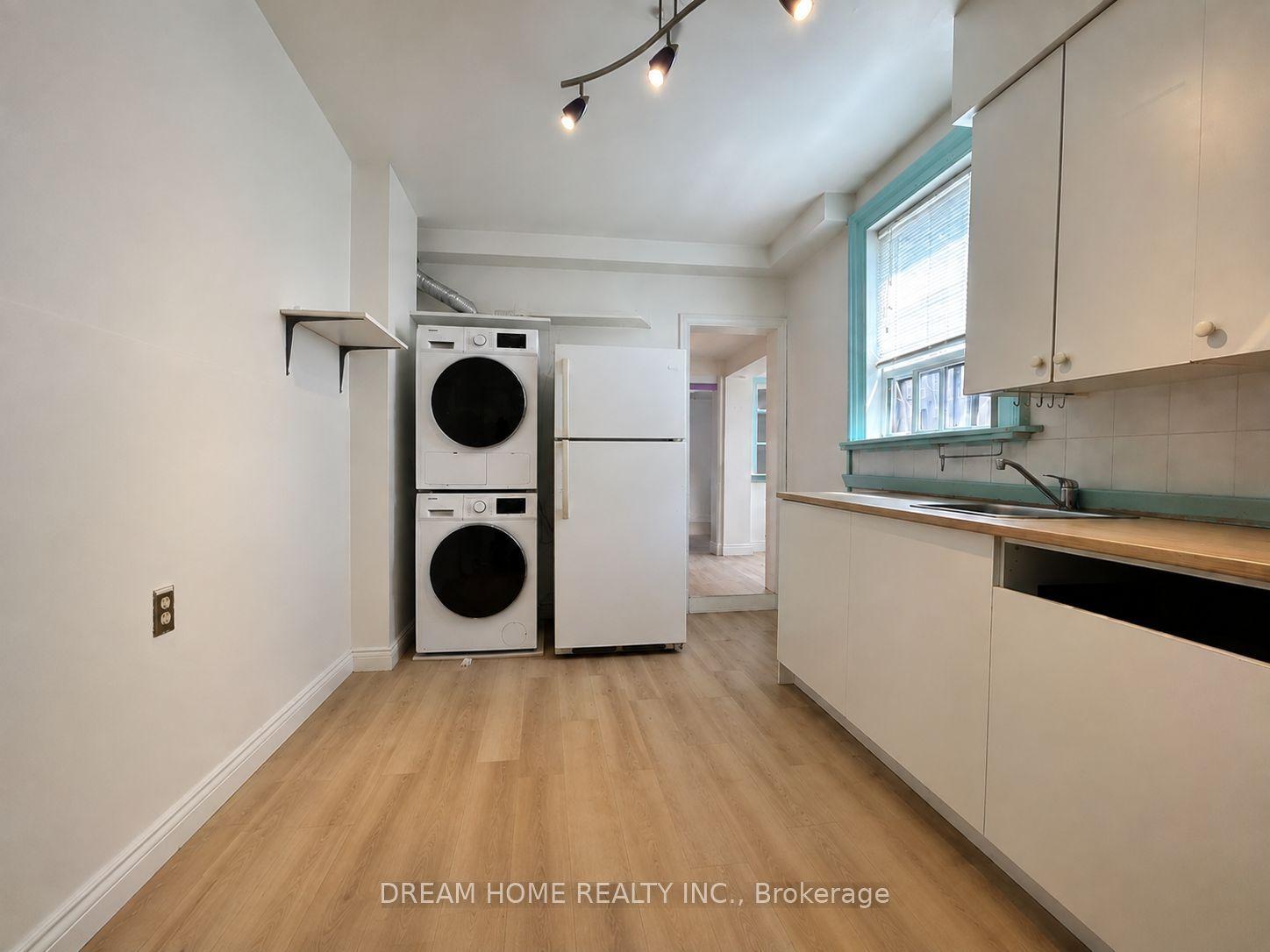 107 Huron st Street, Toronto — Townhouse for lease, photo 1
