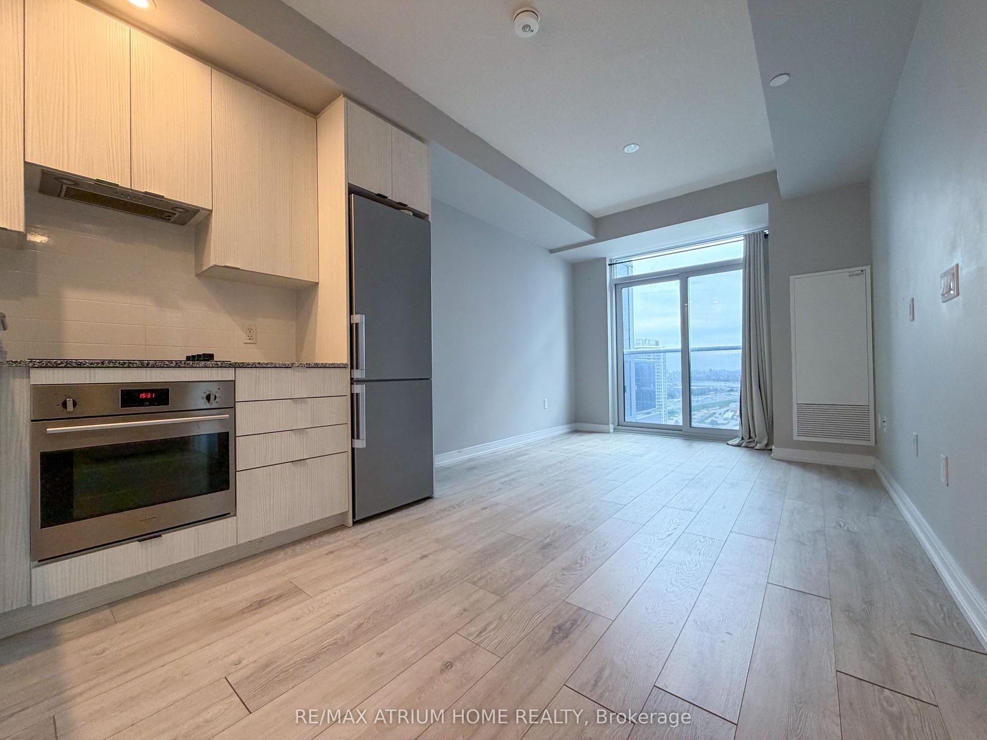 225 Village Green Square 2705 #2705 — photo 1