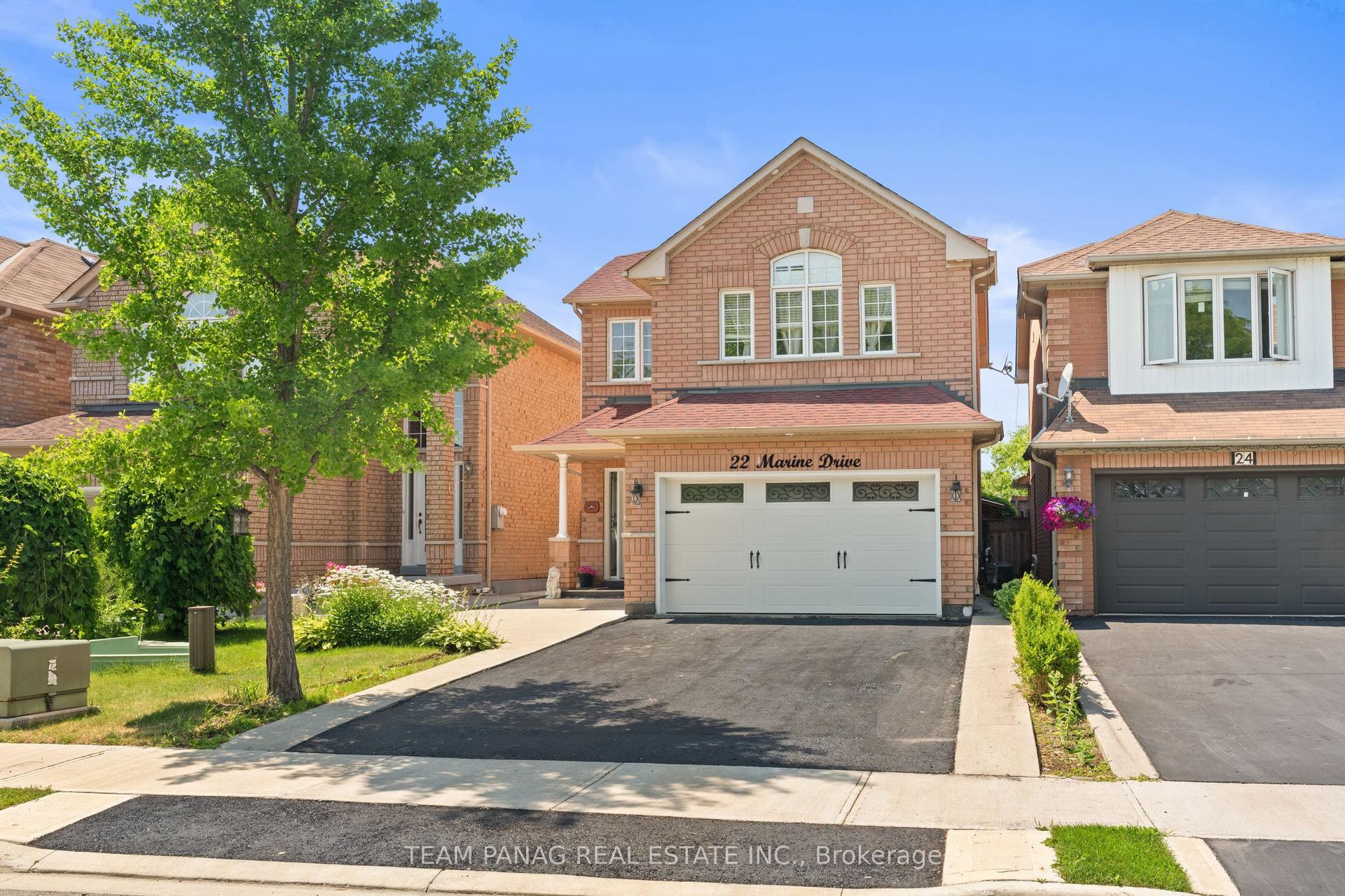 22 Marine Drive, Brampton — Detached for sale, photo 1
