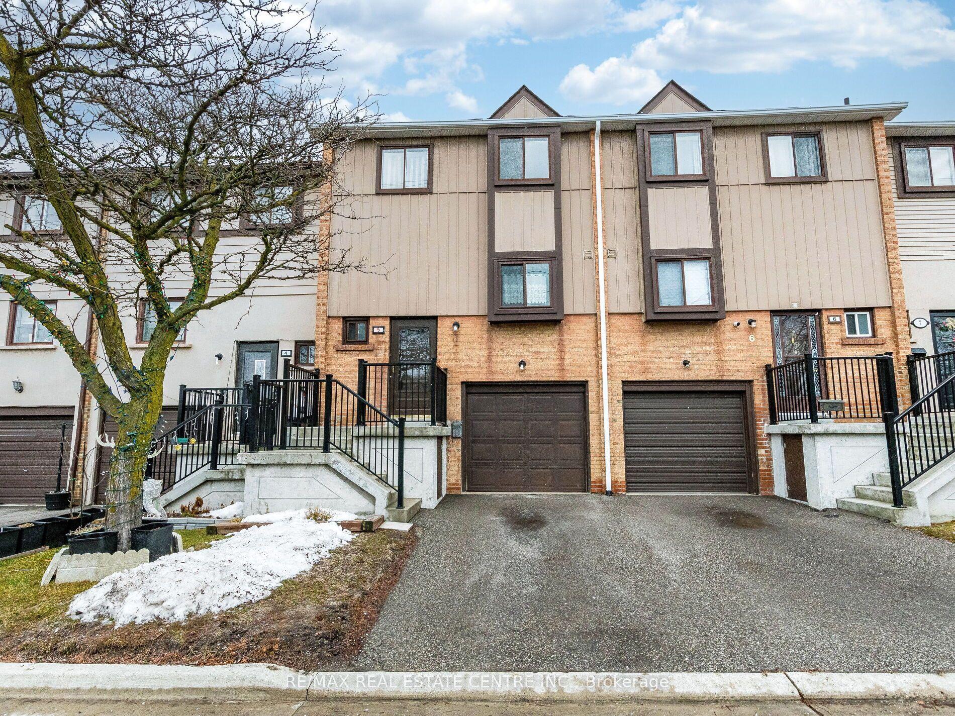 5 Moregate Crescent — photo 1