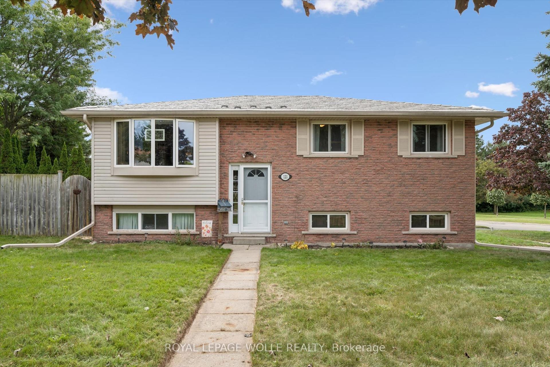 121 Nathaniel Crescent, Kitchener — Detached for sale, photo 1