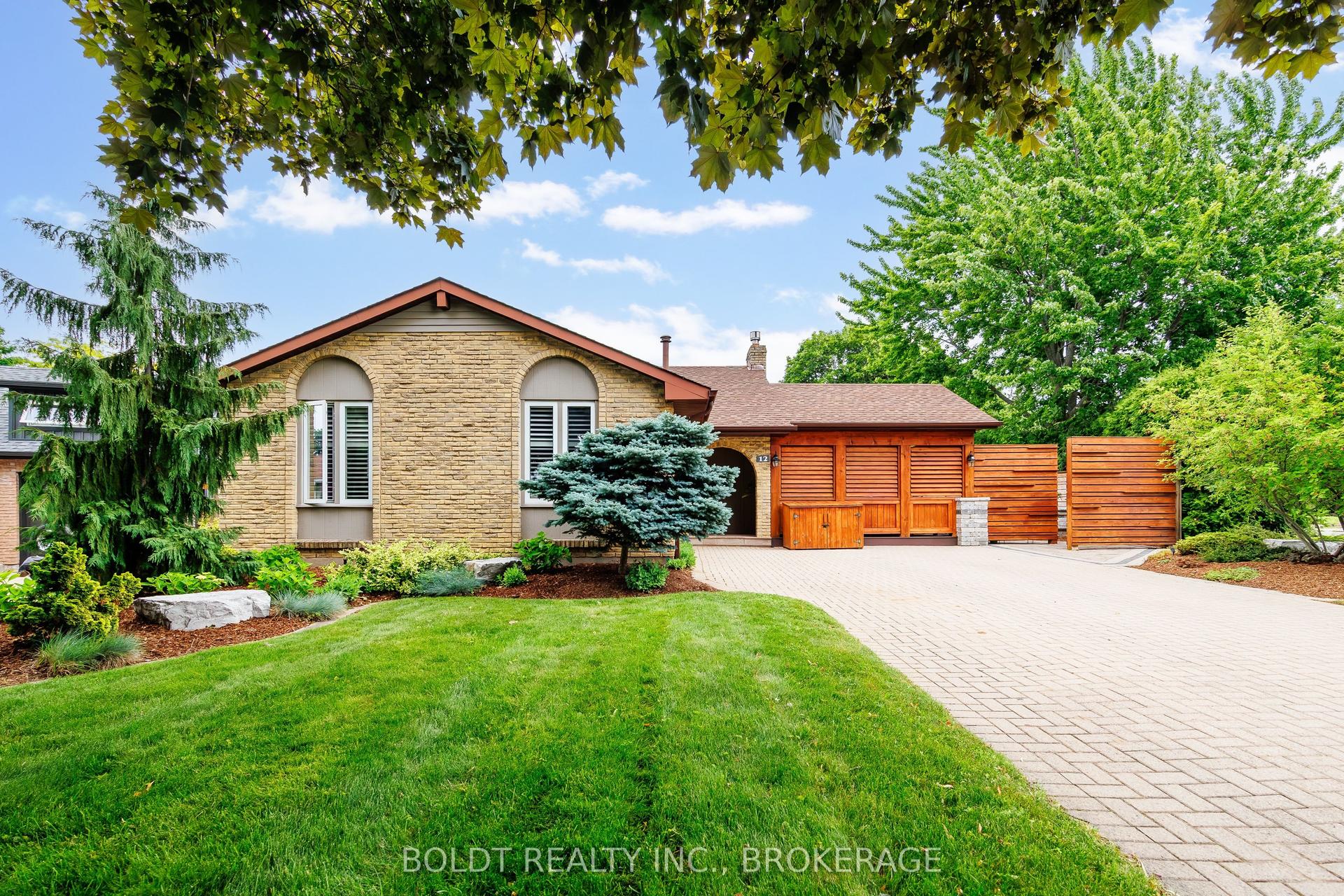12 Cole Farm Boulevard — photo 1