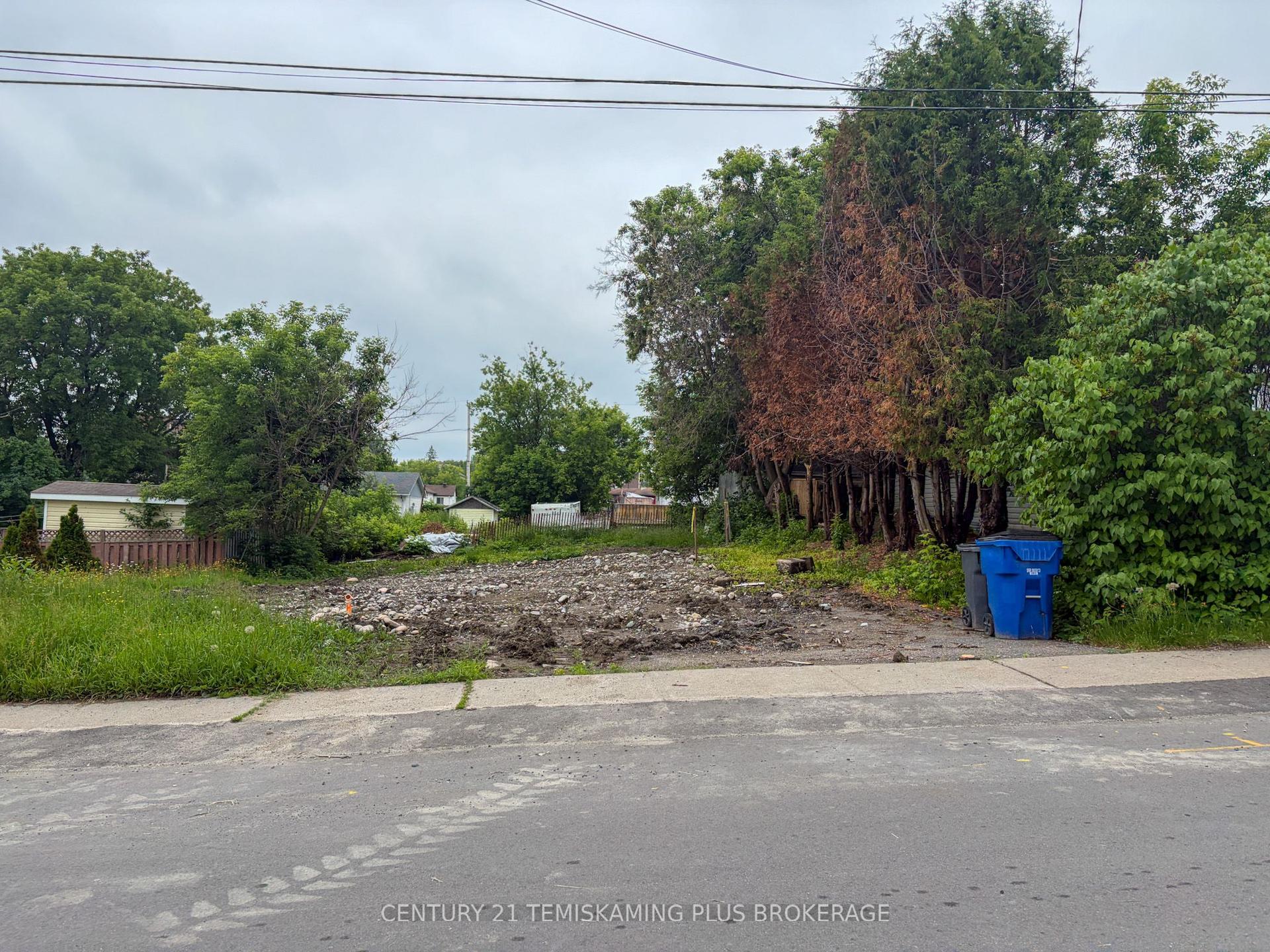 450 Cecil Street, Temiskaming Shores — Land for sale, photo 1