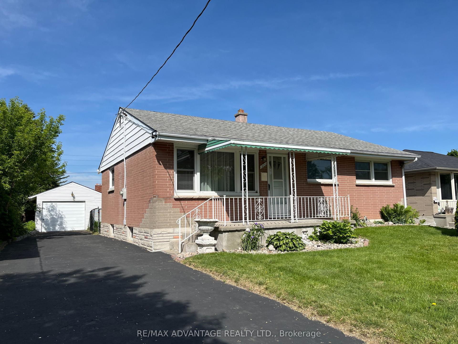 1920 Duluth Crescent, London East — Detached for sale, photo 1