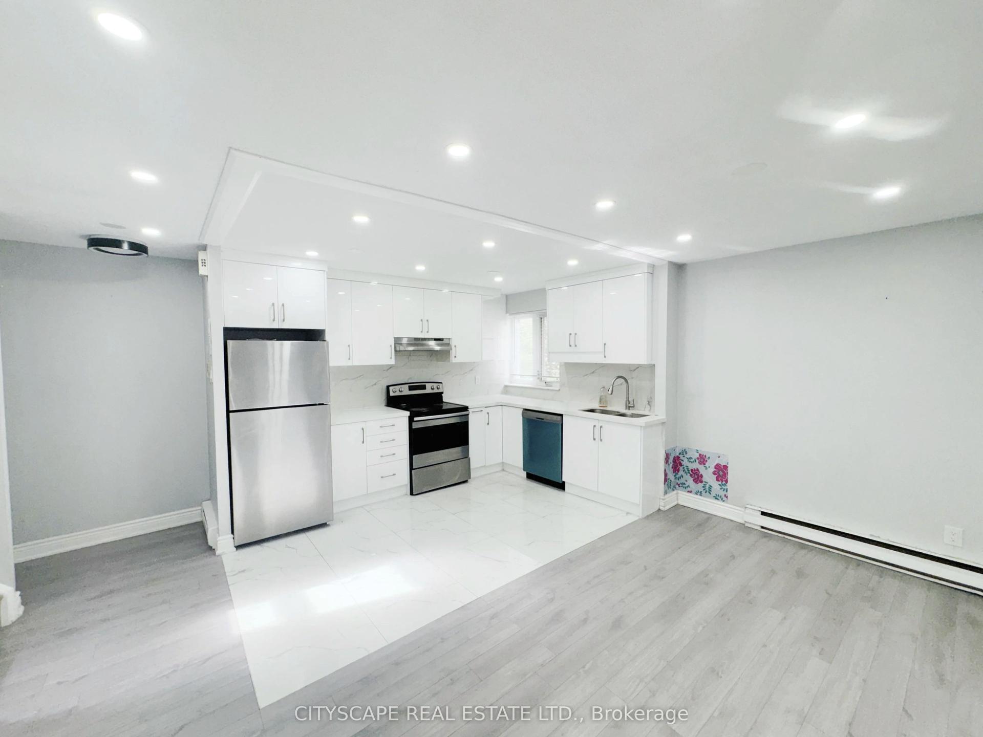 1055 Dundas Street E 192 #192, Mississauga — Condo Town for sale, photo 1