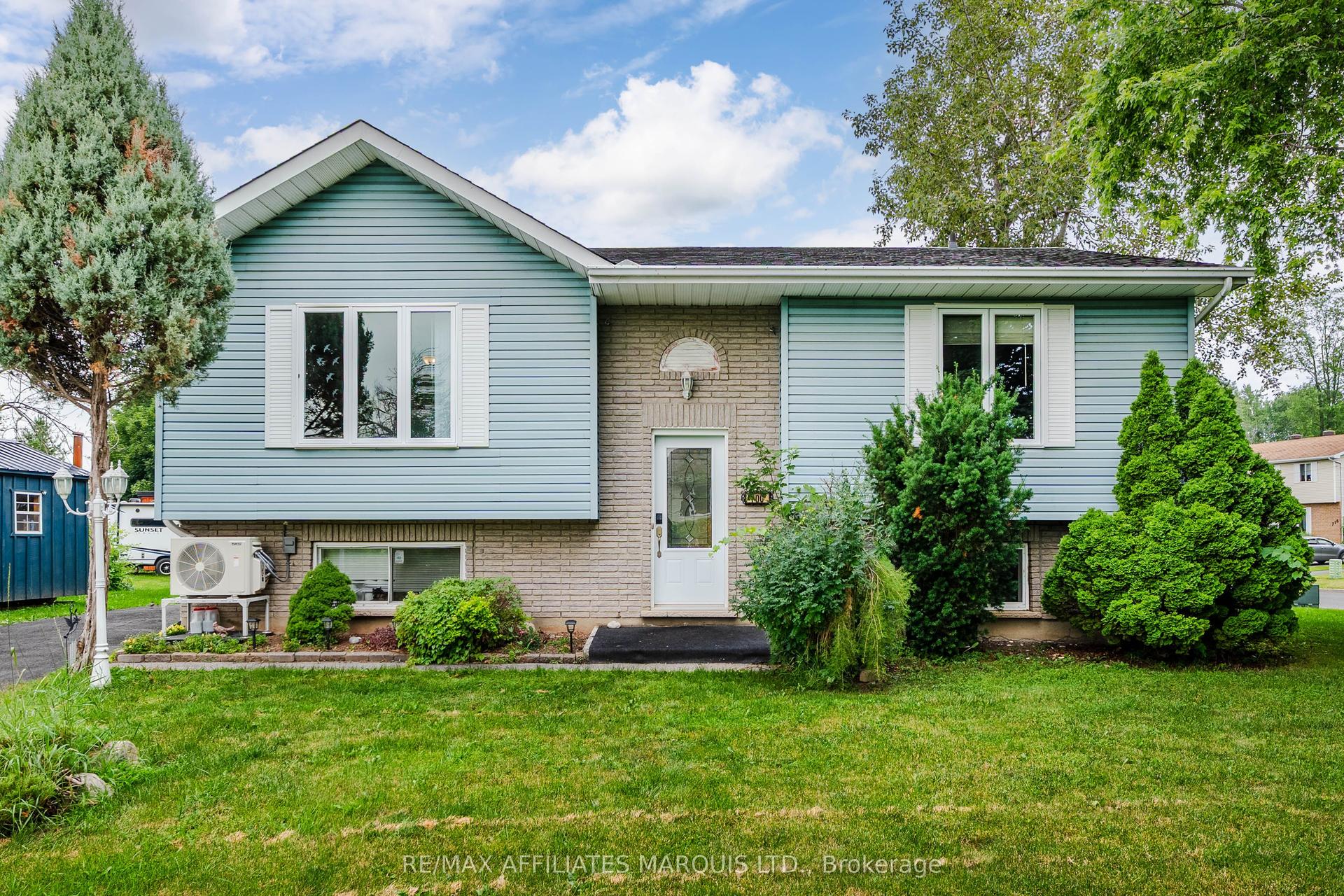 700 Lynn Street, Cornwall — Detached for sale, photo 1