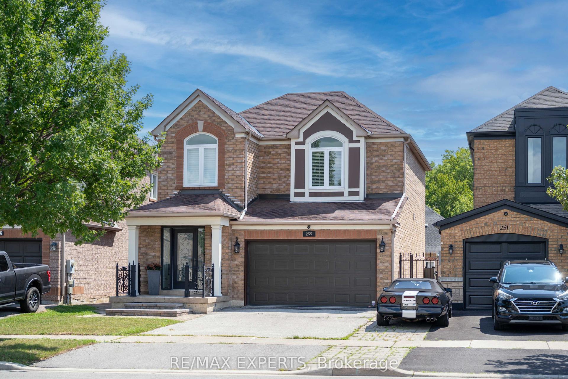 255 Matthew Drive, Vaughan — Detached for sale, photo 1