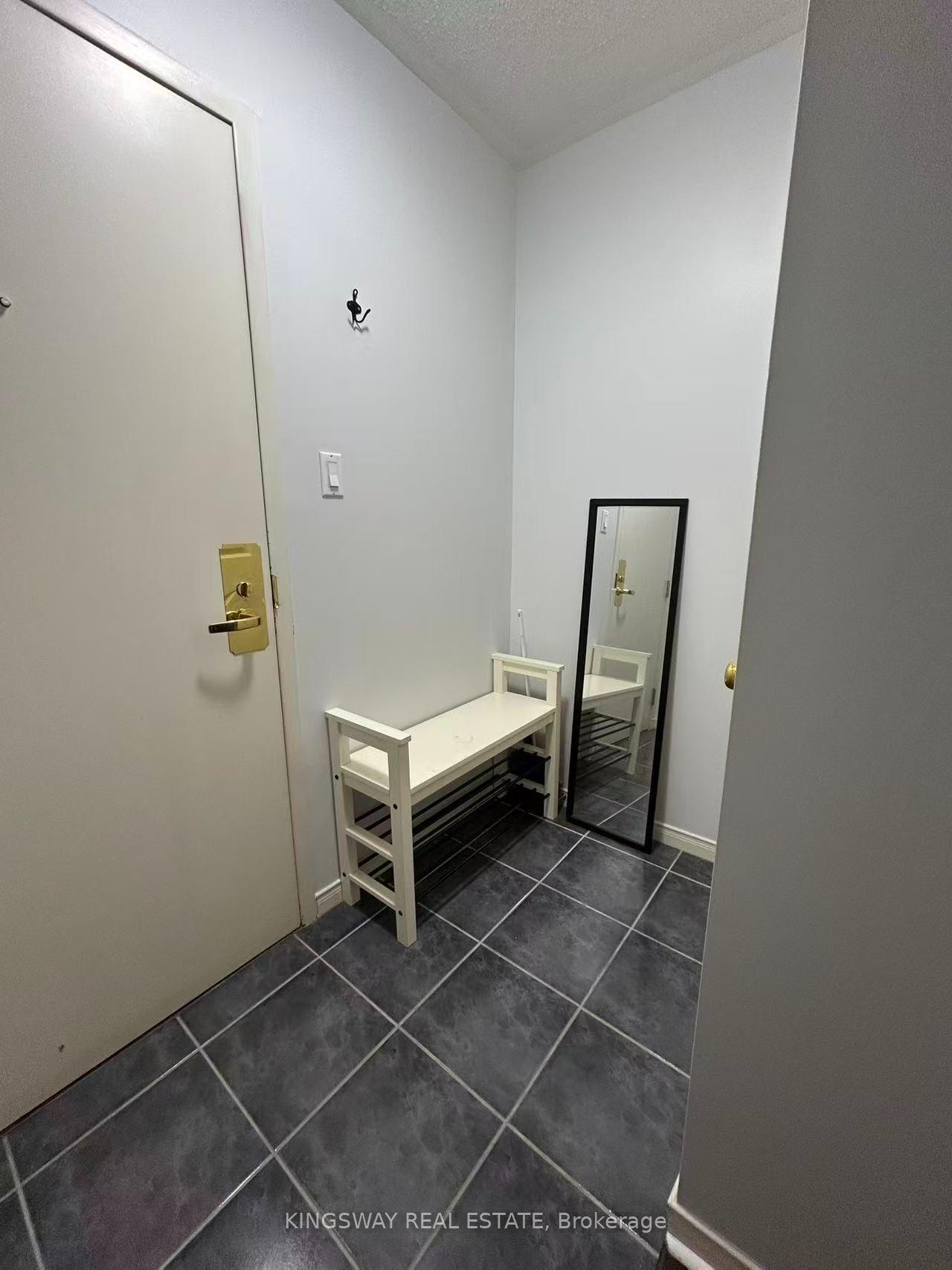 877 Bay Street 301 #301, Toronto — Condo for lease, photo 1