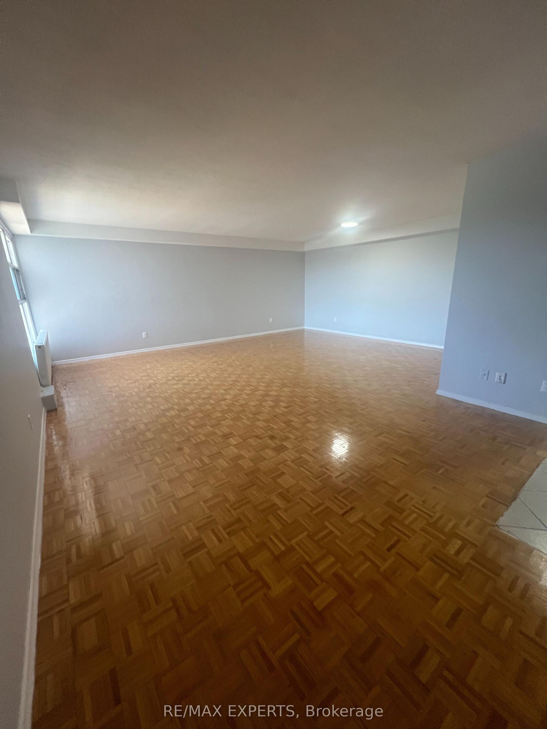 123 Bloor Street W 307 #307, Oshawa — Multiplex for lease, photo 1