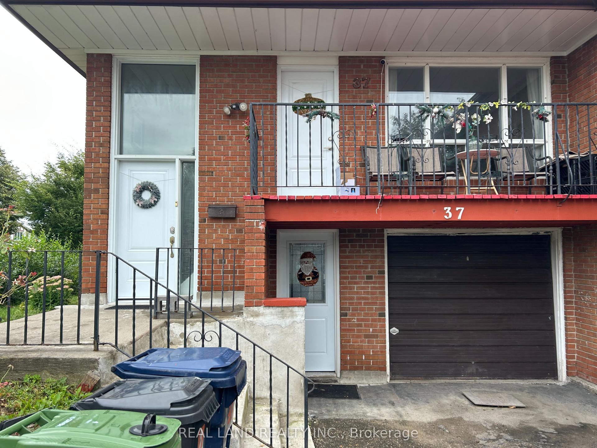 37 Pawnee Avenue, Toronto — Semi-Detached for sale, photo 1