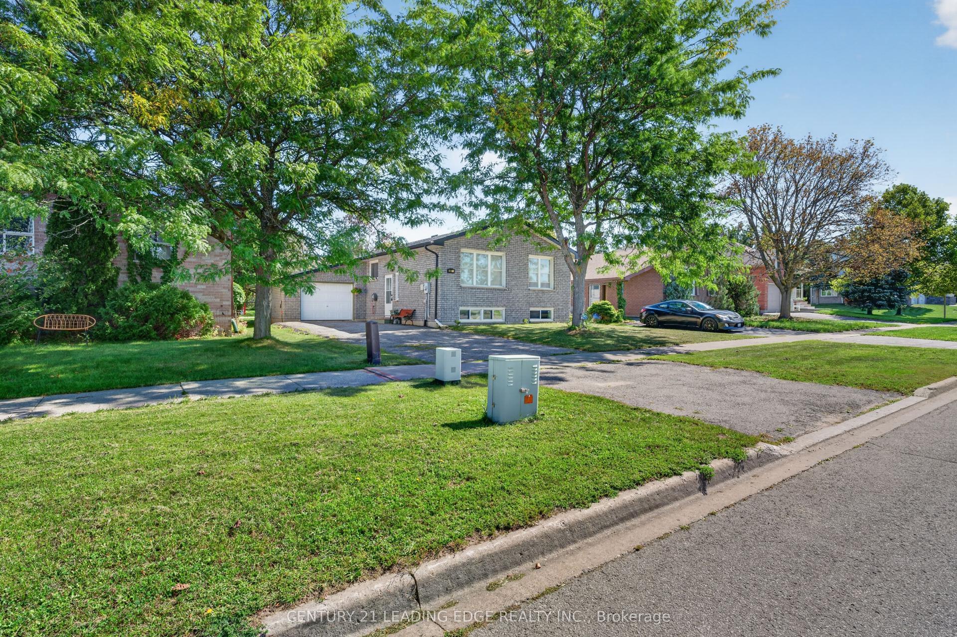248 Victoria Avenue N, Kawartha Lakes — Detached for sale, photo 1