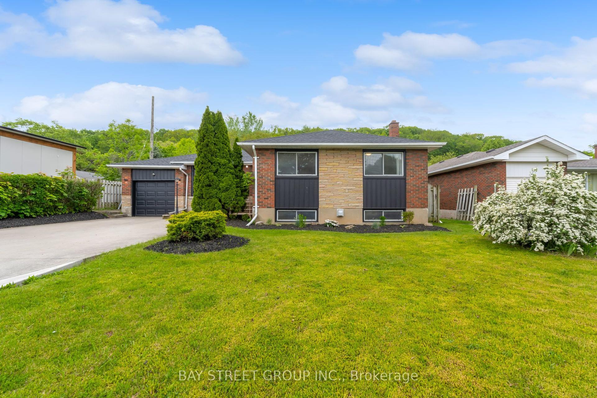 8 GLENBARR Road, St. Catharines — Detached for sale, photo 1