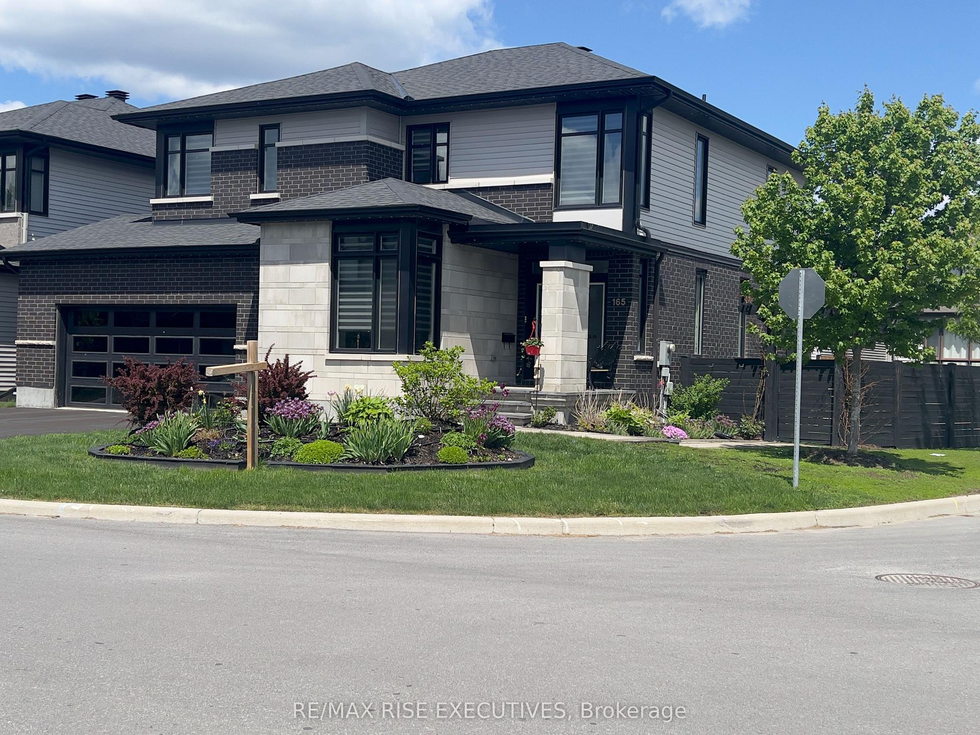 165 Finsbury Avenue — photo 1