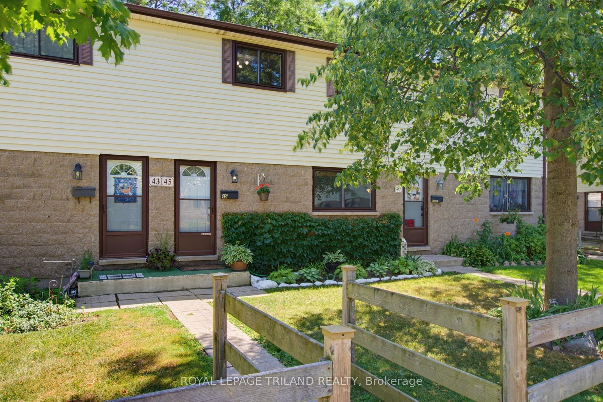825 DUNDALK Drive 45 #45, London South — Condo Town for sale, photo 1