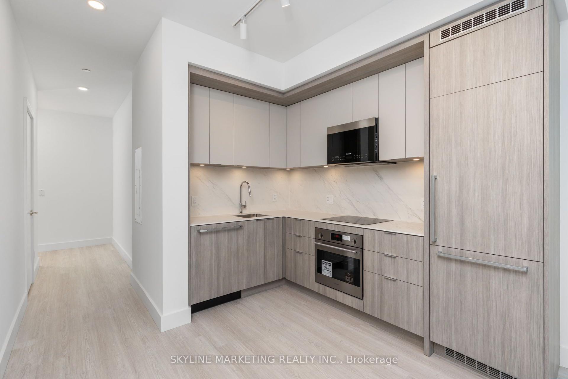 6 Greenbriar Road 210 #210 — photo 1